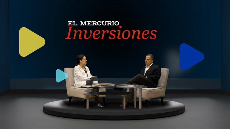 Francisco Guzmán en estudio o set de grabación de El Mercurio Inversiones