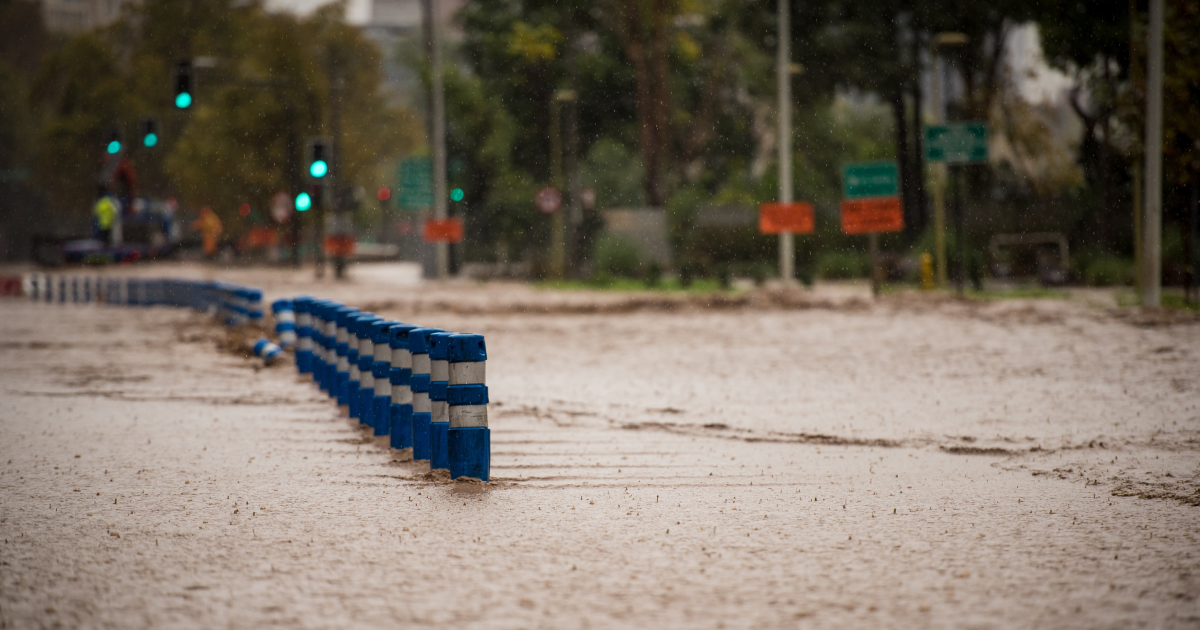 Calle inundada en Santiago